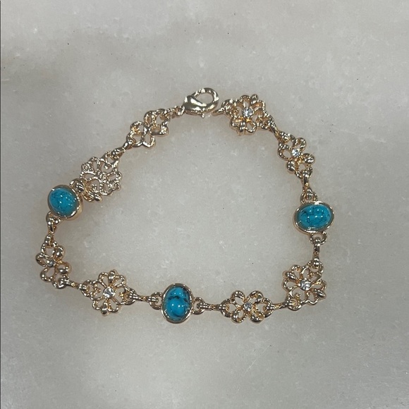Jewelry - Elegant Gold and Turquoise Bracelet